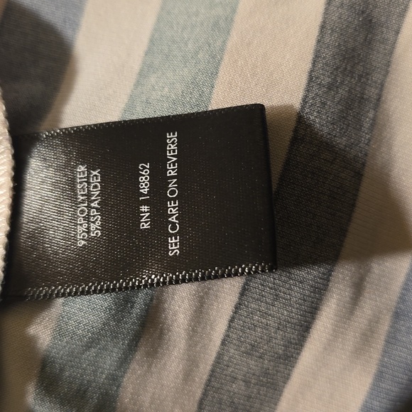 TORRID Size 2 Halter Style Short Sleeve Top with Keyhole in the back - Picture 5 of 8